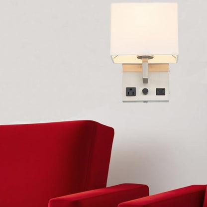 Daan - Wandlamp met USB-poorten en Stopcontact