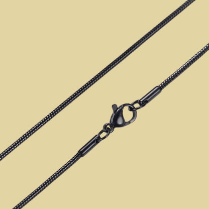 Milo - Stijlvolle Zwarte Stalen Hanger met Slangenhalsketting